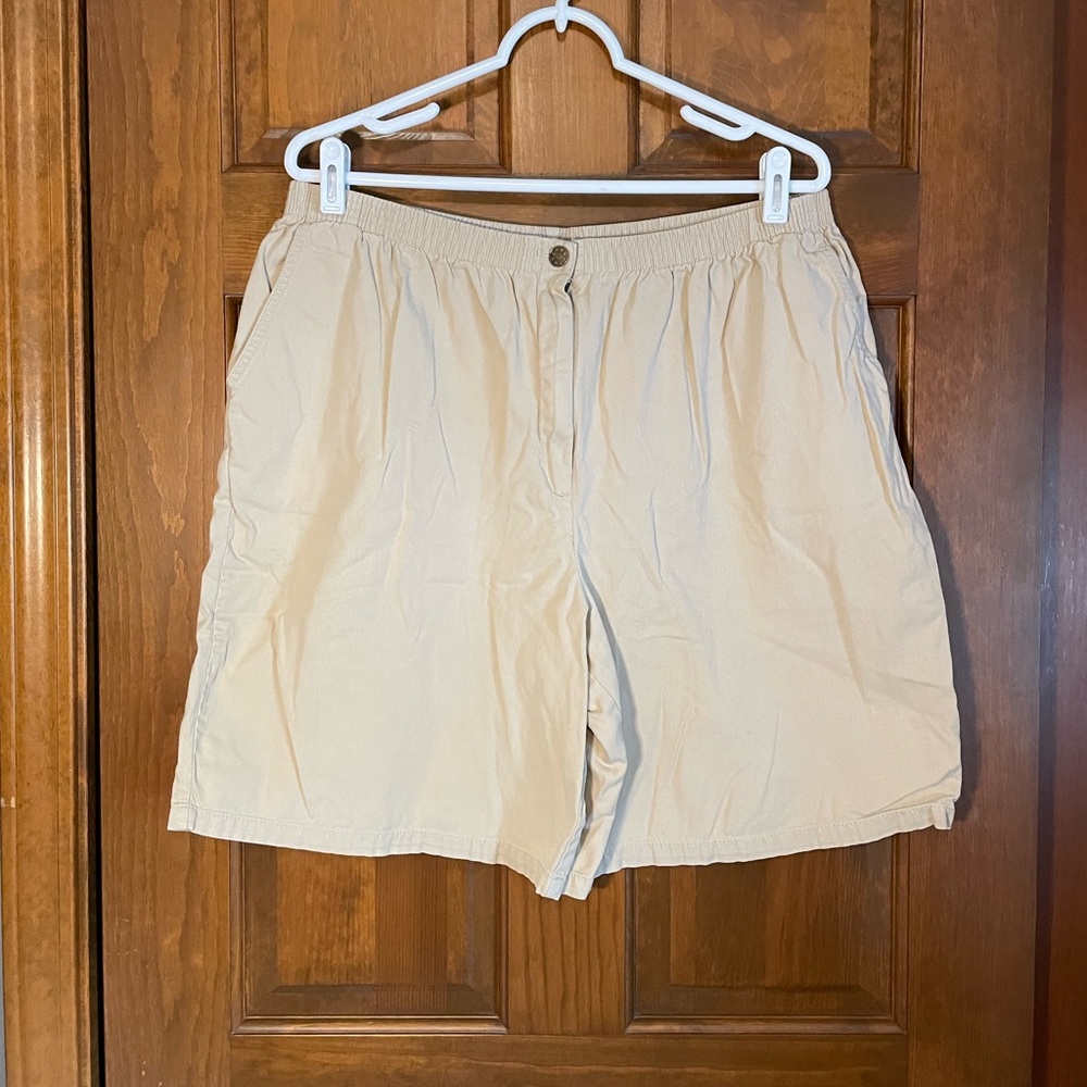 Blair Size 20P Tan Shorts w/ Button & Zipper